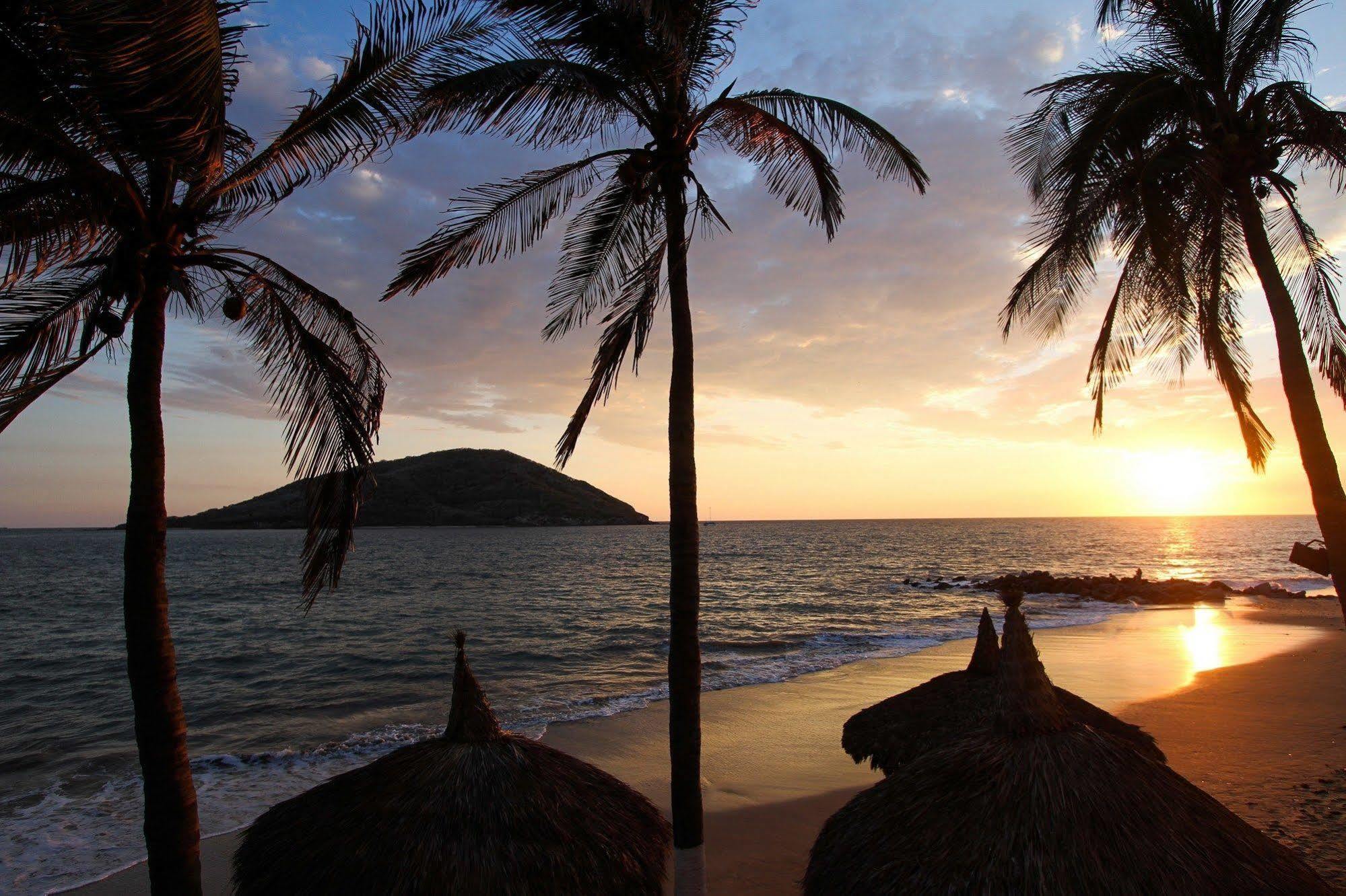 Oceano Palace Mazatlan Exterior photo